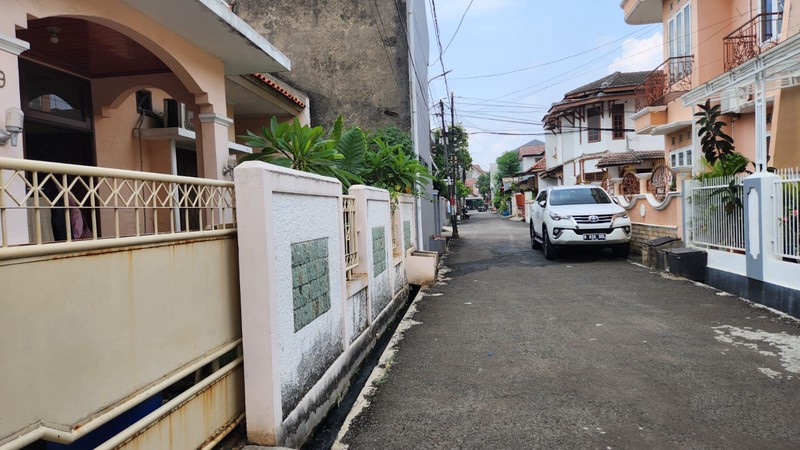 Rumah 2 Lantai di Jatiwaringin Asri Pondok Gede