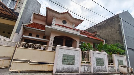 Rumah 2 Lantai di Jatiwaringin Asri Pondok Gede