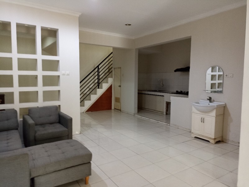 Rumah Sunter 2 Lantai