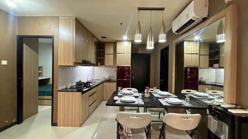 Apartemen Nifarro Park, Tower Eboni Lantai 15, 3 BR, Full Furnished, Hanya10 Menit Ke Jl. MT Haryono