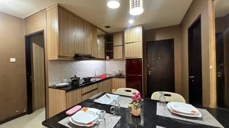 Apartemen Nifarro Park, Tower Eboni Lantai 15, 3 BR, Full Furnished, Hanya10 Menit Ke Jl. MT Haryono