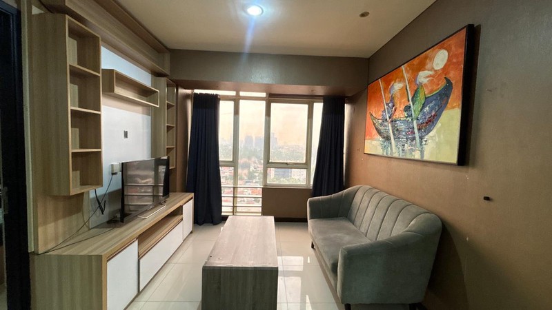 Apartemen Nifarro Park, Tower Eboni Lantai 15, 3 BR, Full Furnished, Hanya10 Menit Ke Jl. MT Haryono