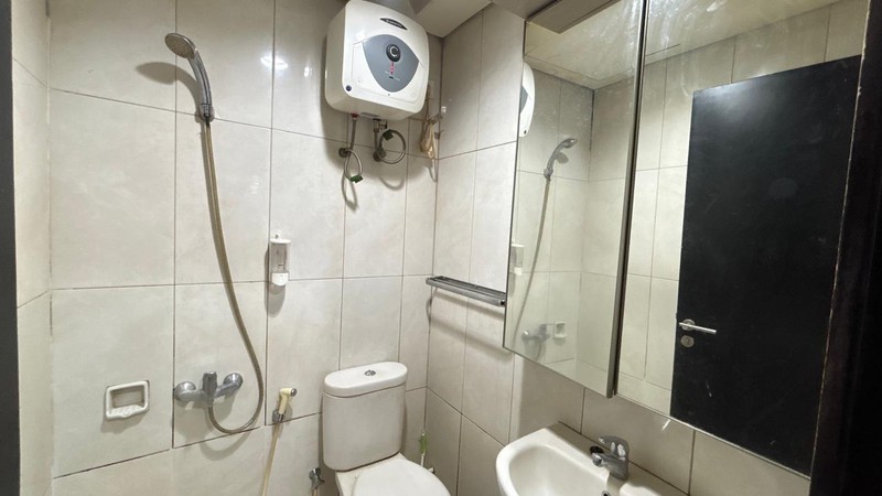 Apartemen Nifarro Park, Tower Eboni Lantai 15, 3 BR, Full Furnished, Hanya10 Menit Ke Jl. MT Haryono
