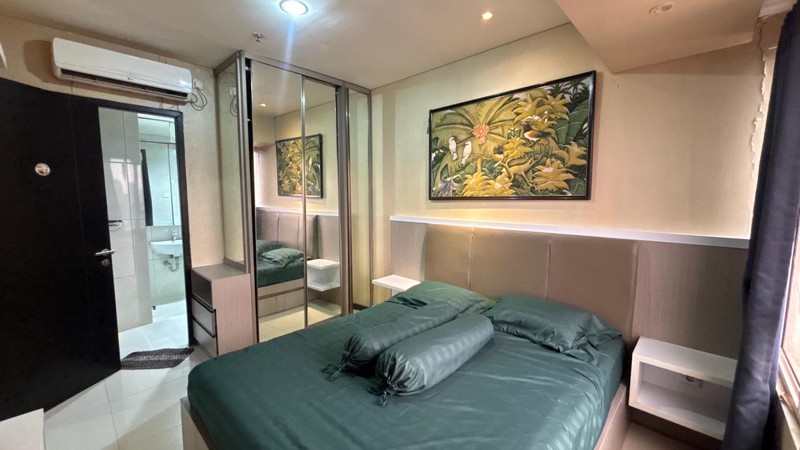 Apartemen Nifarro Park, Tower Eboni Lantai 15, 3 BR, Full Furnished, Hanya10 Menit Ke Jl. MT Haryono
