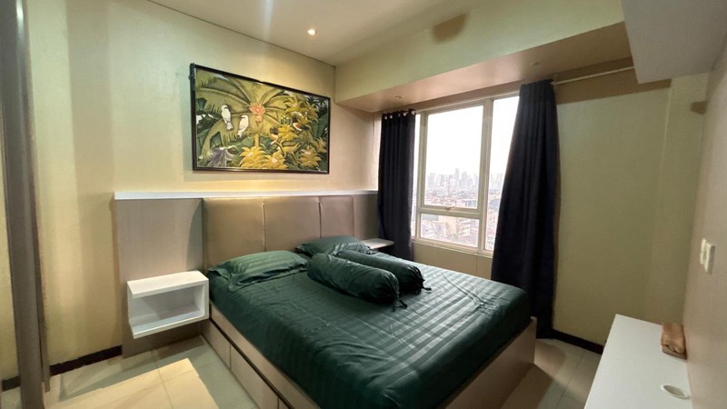 Apartemen Nifarro Park, Tower Eboni Lantai 15, 3 BR, Full Furnished, Hanya10 Menit Ke Jl. MT Haryono