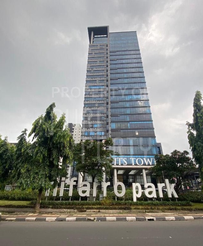 Apartemen Nifarro Park, Tower Eboni Lantai 15, 3 BR, Full Furnished, Hanya10 Menit Ke Jl. MT Haryono