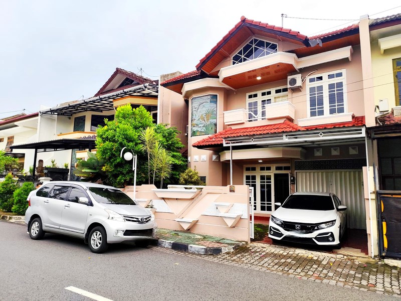 Rumah Mewah Siap Huni, Furnish, Lokasi Dalam Perumahan Perum Puri Gejayan Indah Condongcatur