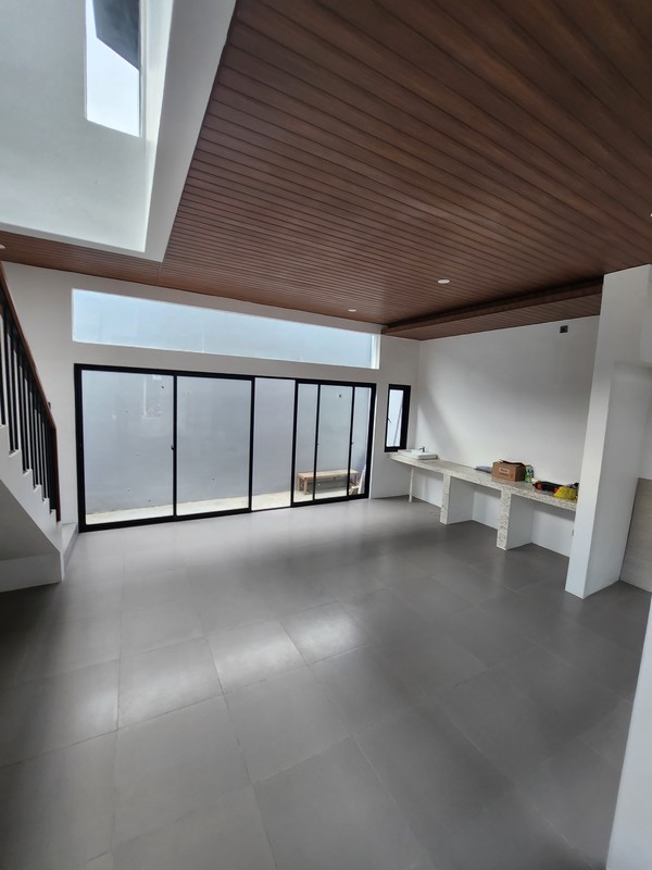 Dijual Rumah Baru Citraland Crystal Golf Surabaya Barat Modern 3 Lantai Siap Huni