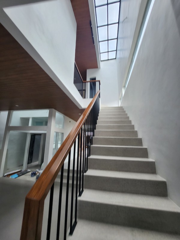 Dijual Rumah Baru Citraland Crystal Golf Surabaya Barat Modern 3 Lantai Siap Huni