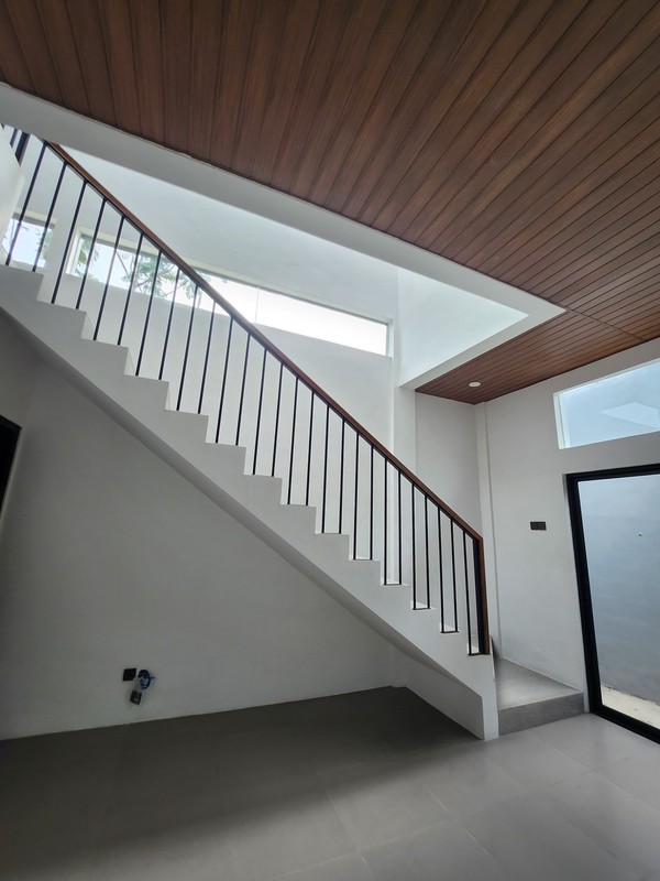 Dijual Rumah Baru Citraland Crystal Golf Surabaya Barat Modern 3 Lantai Siap Huni