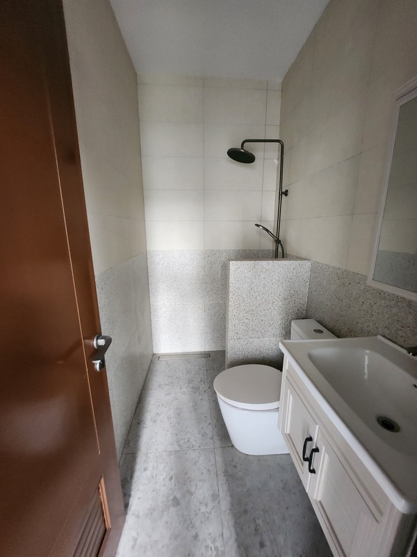 Dijual Rumah Baru Citraland Crystal Golf Surabaya Barat Modern 3 Lantai Siap Huni