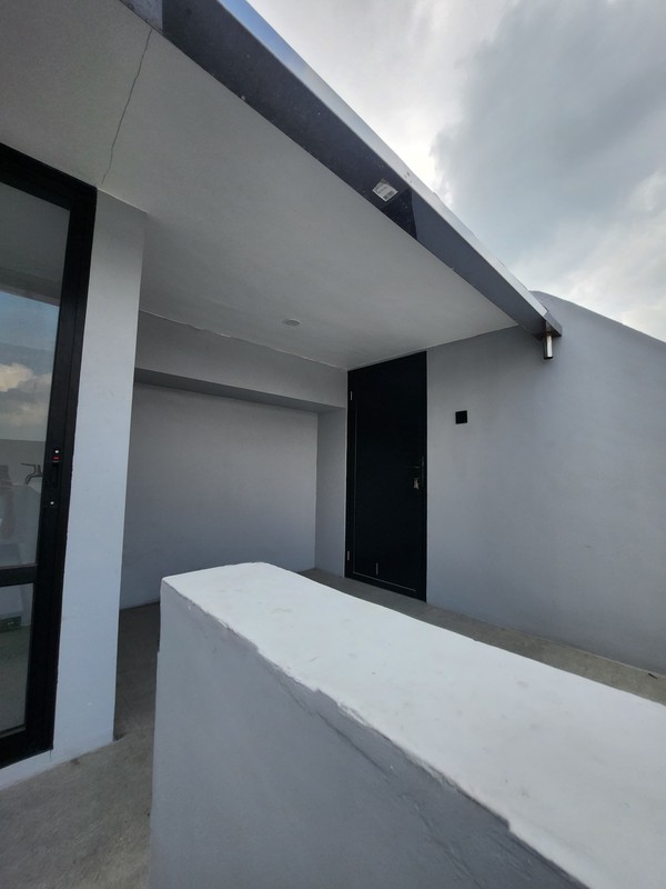 Dijual Rumah Baru Citraland Crystal Golf Surabaya Barat Modern 3 Lantai Siap Huni