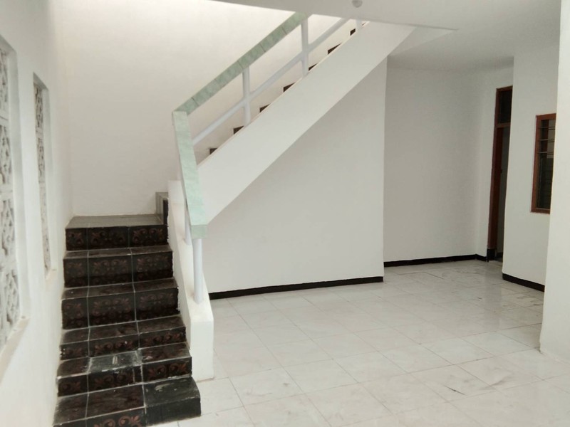 Dijual 198 m2 Rumah Petemon Sidomulyo - Surabaya Pusat Kota - Garasi Carport 2 Mobil Dekat Jl.Pacuan Kuda, Jl. Tidar , BG Junction , Jl. Arjuno