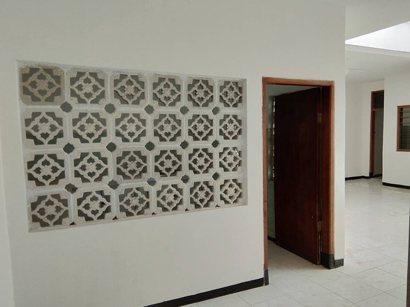 Dijual 198 m2 Rumah Petemon Sidomulyo - Surabaya Pusat Kota - Garasi Carport 2 Mobil Dekat Jl.Pacuan Kuda, Jl. Tidar , BG Junction , Jl. Arjuno