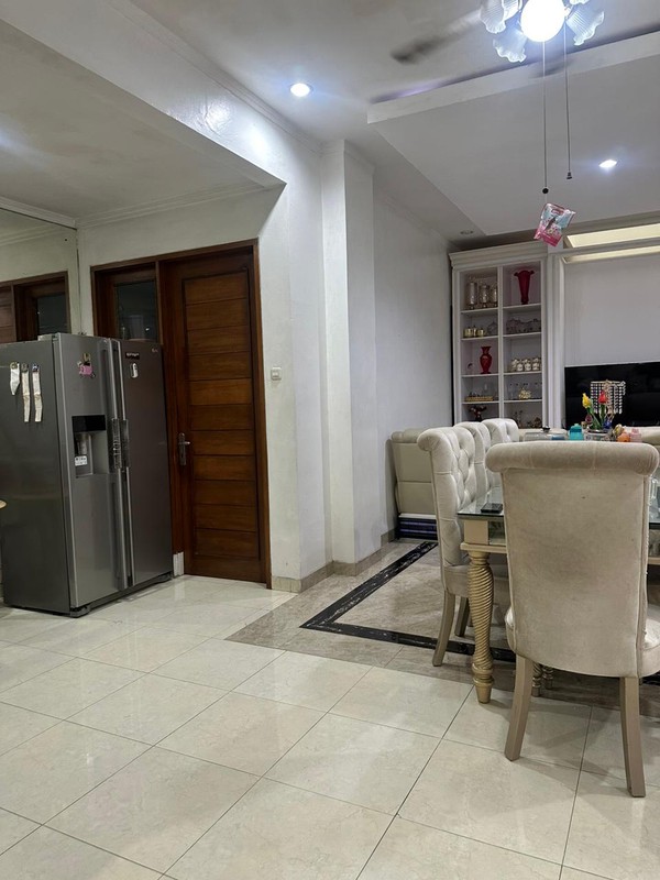 FULL FURNISHED!! Rumah 2 Lantai Siap Huni dengan Hunian Nyaman dan Asri @Bintaro Sektor 9.