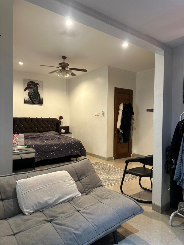 FULL FURNISHED!! Rumah 2 Lantai Siap Huni dengan Hunian Nyaman dan Asri @Bintaro Sektor 9.