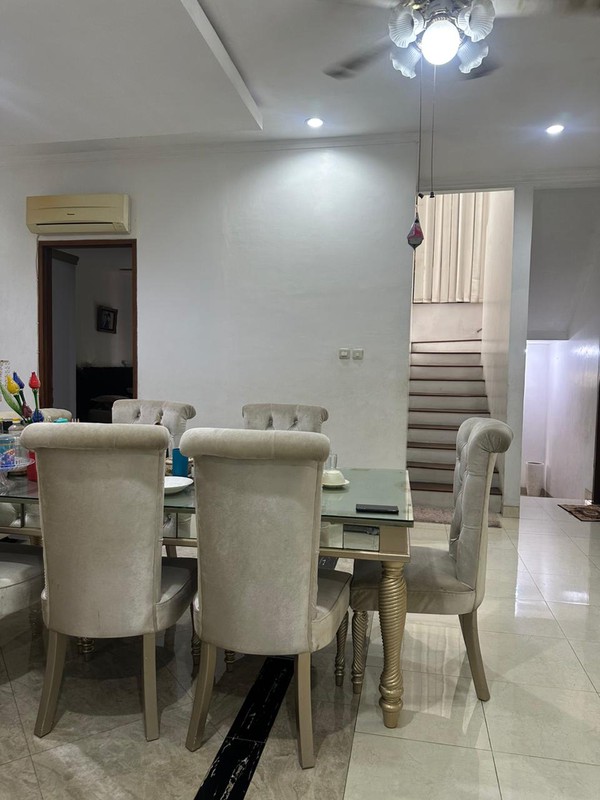 FULL FURNISHED!! Rumah 2 Lantai Siap Huni dengan Hunian Nyaman dan Asri @Bintaro Sektor 9.