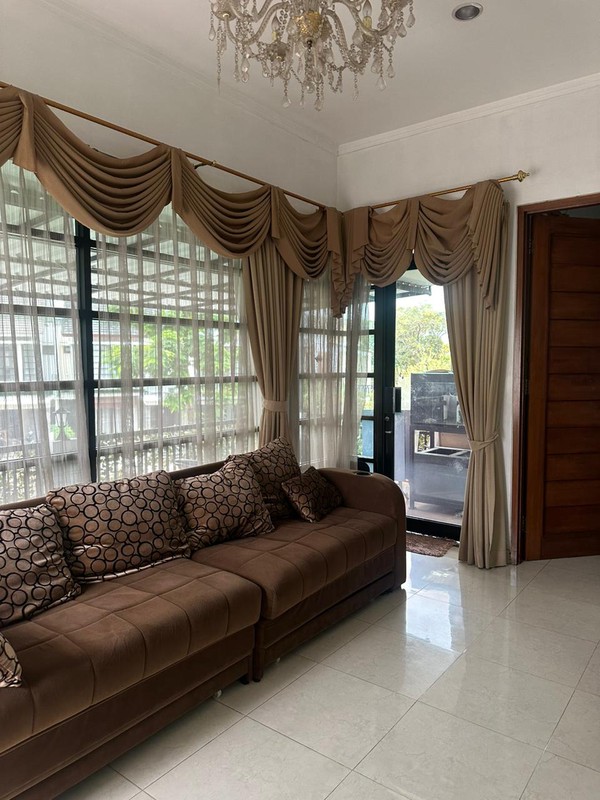 FULL FURNISHED!! Rumah 2 Lantai Siap Huni dengan Hunian Nyaman dan Asri @Bintaro Sektor 9.