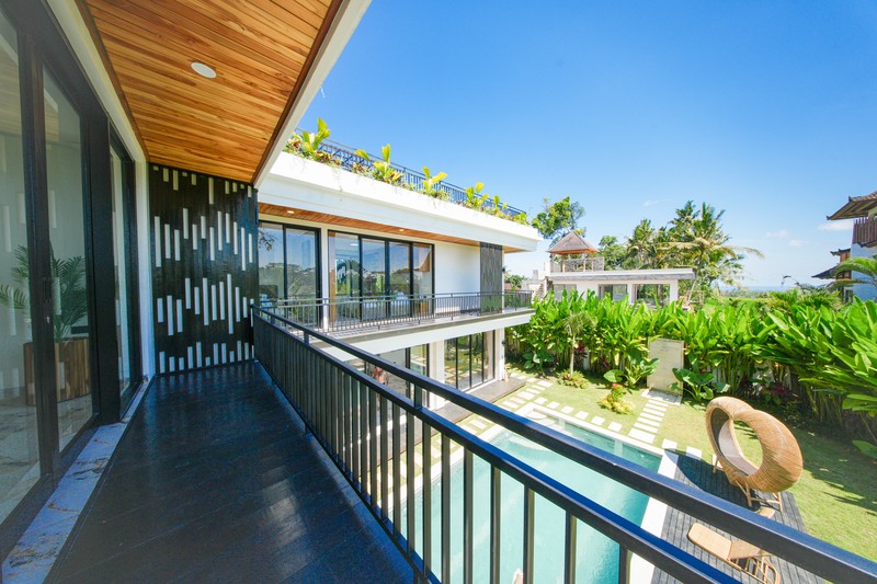 Freehold - Ubud Hideaway Rooftop Garden Villa with Stunning Mount Agung Views, Bali