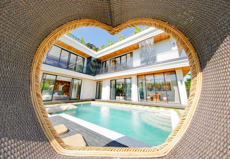 Freehold - Ubud Hideaway Rooftop Garden Villa with Stunning Mount Agung Views, Bali