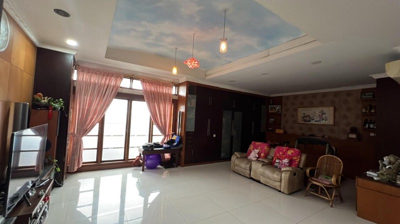 Ruko Makaliwe 4½ Lantai  336 m&#xb2;  Grogol  Jakarta Barat 