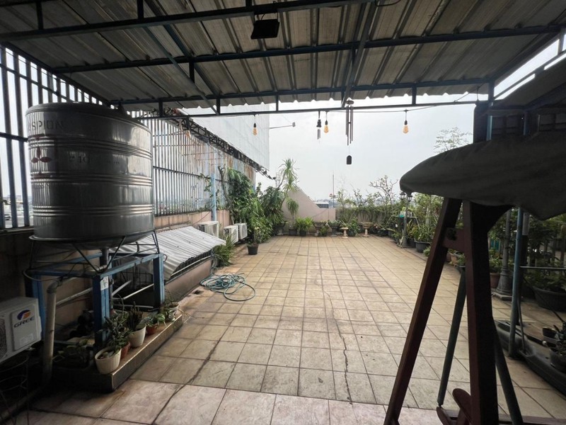 Ruko Makaliwe 4½ Lantai  336 m&#xb2;  Grogol  Jakarta Barat 