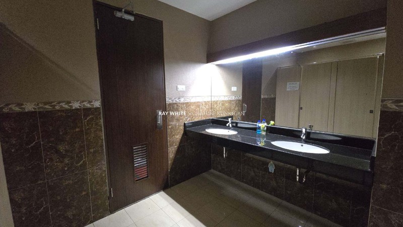 Dijual Gedung Perkantoran 7 Lantai di Graha KAS Kebayoran Baru