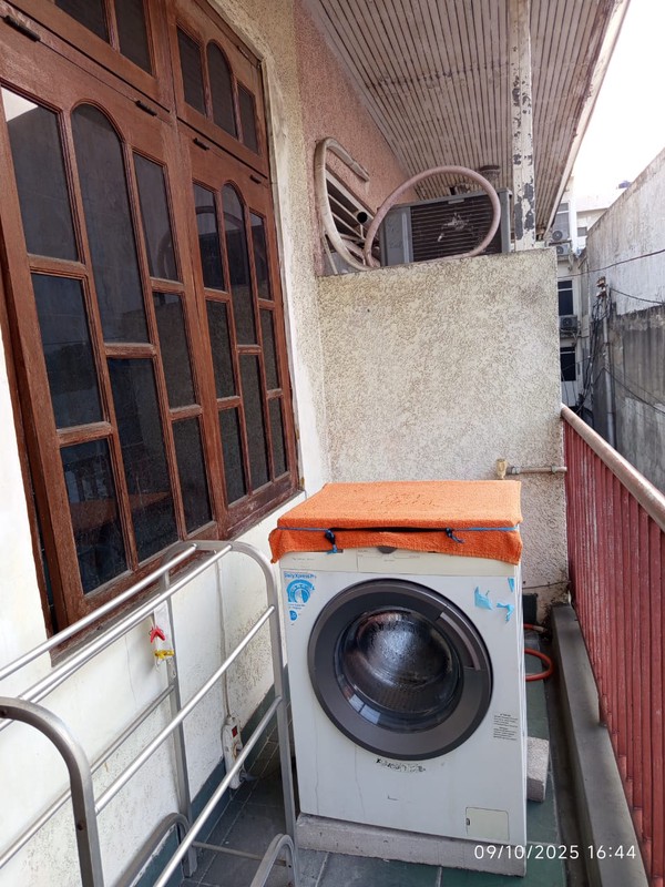 Rumah/Ruko Strategis di Taman Sari, Lokasi Nyaman dan Potensial!