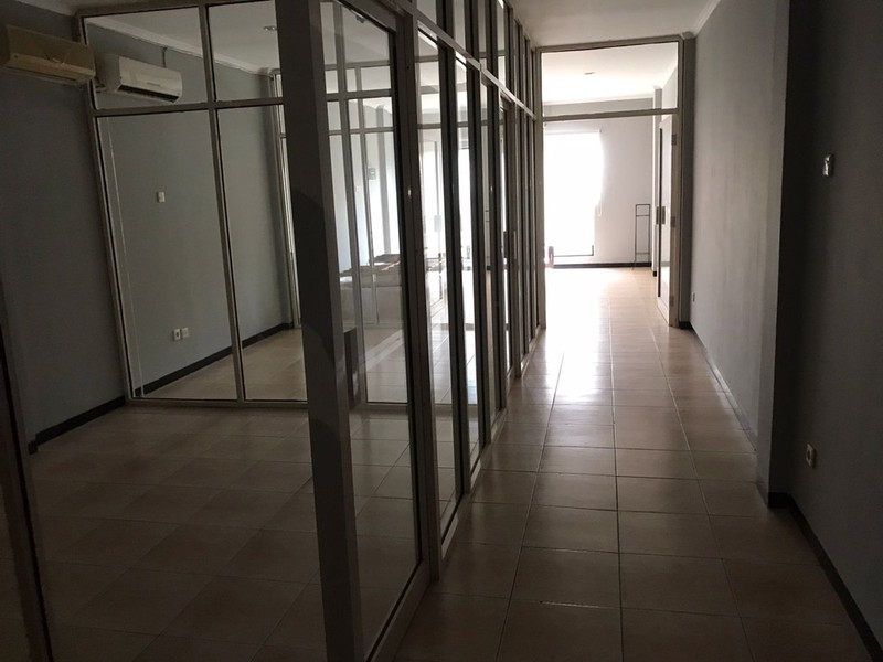 Ruko Rich Palace 4 Lantai Bagus Lokasi Ramai dan Strategis di Mayjend Sungkono, Surabaya