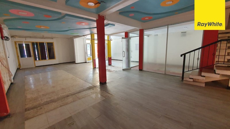 Disewakan Rumah di Jalan Raya Ngagel Jaya Surabaya