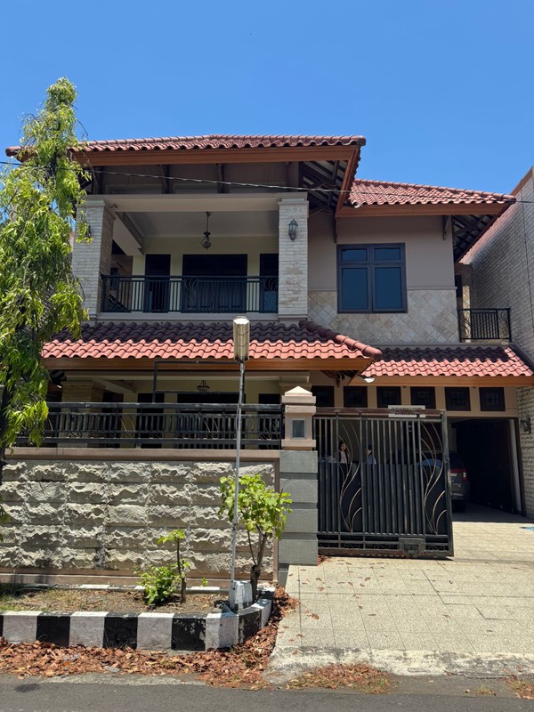 DIJUAL RUMAH FULL FURNISH SIAP HUNI - RUNGKUT ASRI BARAT