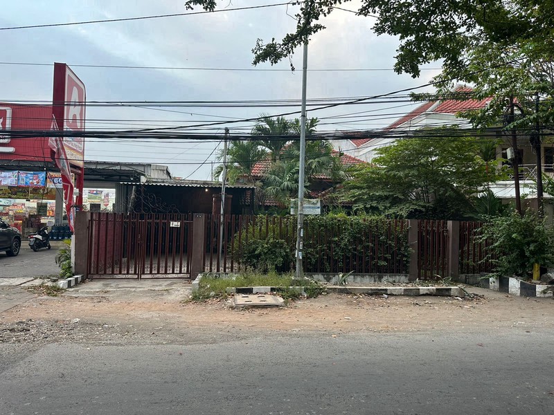 DIJUAL RUMAH NOL JALAN RAYA - JL. RAYA TENGGILIS MEJOYO