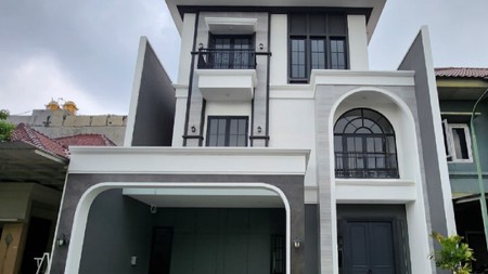 4 Milyar-an Dijual Rumah Villa Taman Telaga Citraland - New American Classic Desain Lokasi Terdepan Dekat G Walk , Sekolah Ciputra