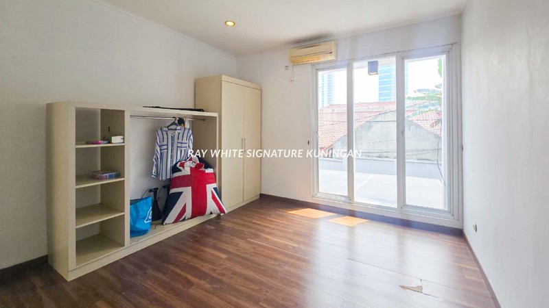 Town House 2 Lantai di Jalan Haji Subuh Dekat TB Simatupang