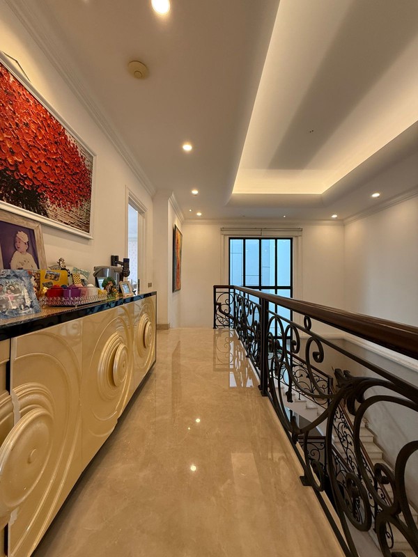 FOR SALE LUXURY HOUSE KEBAYORAN BARU SCBD AREA JALAN CIPAYUNG