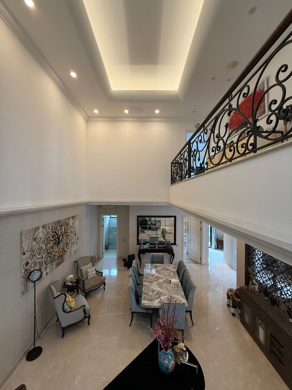 FOR SALE LUXURY HOUSE KEBAYORAN BARU SCBD AREA JALAN CIPAYUNG
