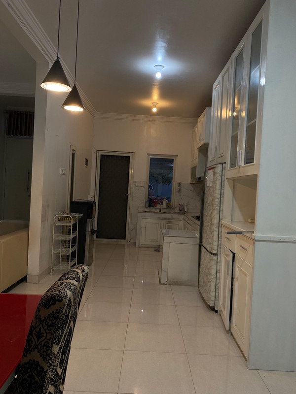 Disewakan rumah furnished , grand wisata
