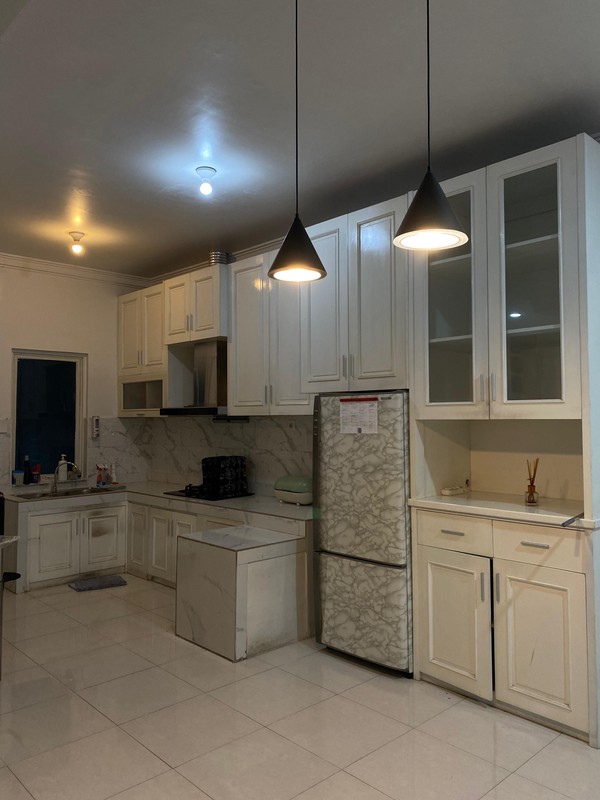 Disewakan rumah furnished , grand wisata