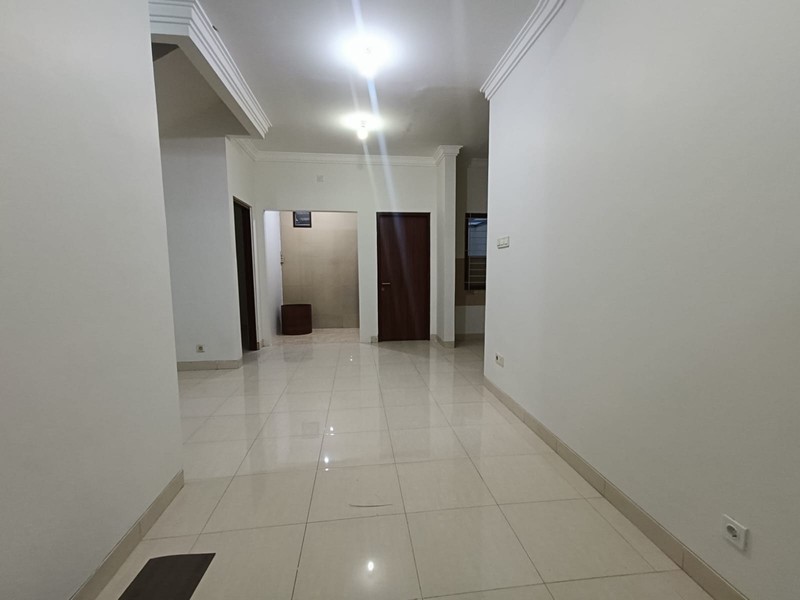 Disewakan rumah , grand wisata