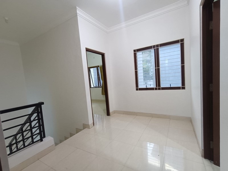 Disewakan rumah , grand wisata