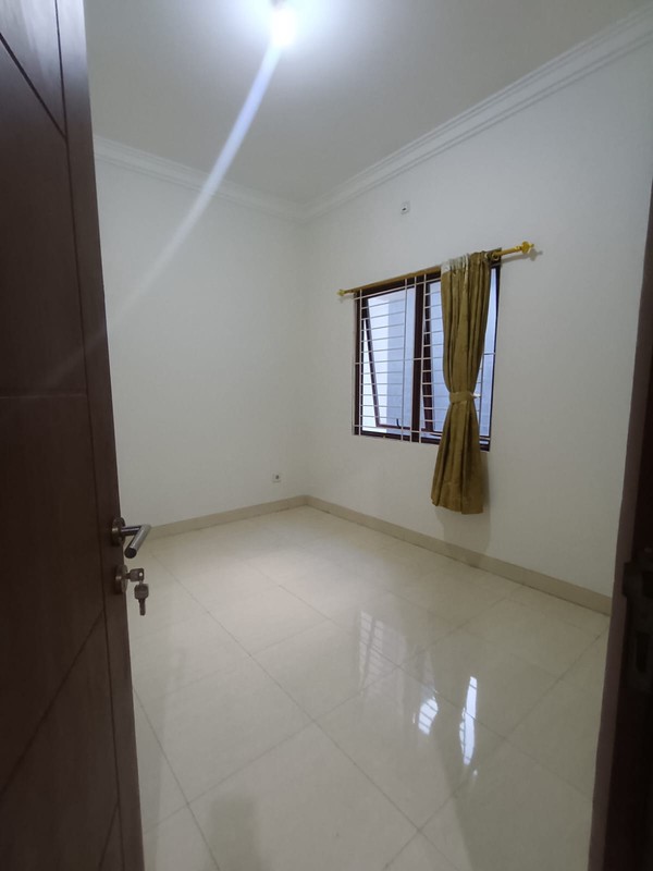 Disewakan rumah , grand wisata