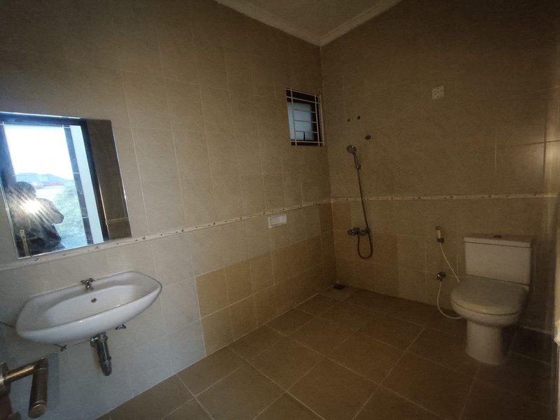 Disewakan rumah , grand wisata