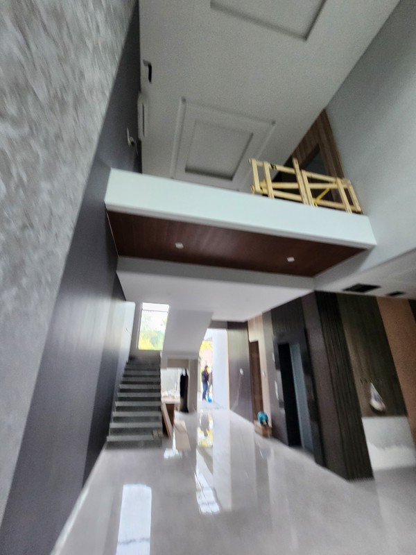 7 Milyar-an Dijual Rumah Baru Citraland Woodland Surabaya Bonus Private Lift , Semi Furniture Modern - Carport 4 LUAS 4 Mobil Siap Huni Dekat Universitas Ciputra, Hokky Buah, Ciputra Hospital, Pakuwon