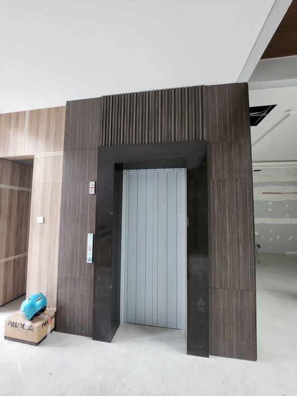 7 Milyar-an Dijual Rumah Baru Citraland Woodland Surabaya Bonus Private Lift , Semi Furniture Modern - Carport 4 LUAS 4 Mobil Siap Huni Dekat Universitas Ciputra, Hokky Buah, Ciputra Hospital, Pakuwon