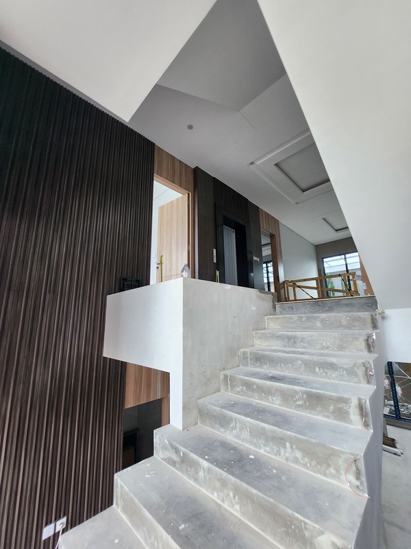 7 Milyar-an Dijual Rumah Baru Citraland Woodland Surabaya Bonus Private Lift , Semi Furniture Modern - Carport 4 LUAS 4 Mobil Siap Huni Dekat Universitas Ciputra, Hokky Buah, Ciputra Hospital, Pakuwon