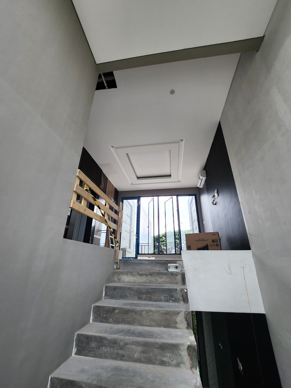 7 Milyar-an Dijual Rumah Baru Citraland Woodland Surabaya Bonus Private Lift , Semi Furniture Modern - Carport 4 LUAS 4 Mobil Siap Huni Dekat Universitas Ciputra, Hokky Buah, Ciputra Hospital, Pakuwon