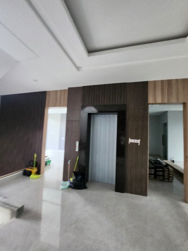 7 Milyar-an Dijual Rumah Baru Citraland Woodland Surabaya Bonus Private Lift , Semi Furniture Modern - Carport 4 LUAS 4 Mobil Siap Huni Dekat Universitas Ciputra, Hokky Buah, Ciputra Hospital, Pakuwon