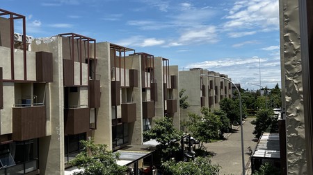 Rumah di BSD Baru, Belum pernah dihuni, sudah lengkap dengan furniture, dan tempat tidur