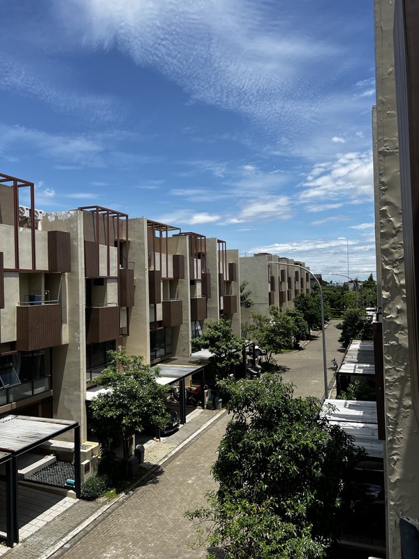 Rumah di BSD Baru, Belum pernah dihuni, sudah lengkap dengan furniture, dan tempat tidur