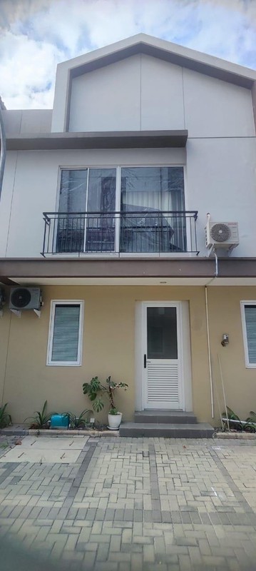 Termurah. Rumah modern Mozia cluster Zena BSD, bisa untuk usaha..